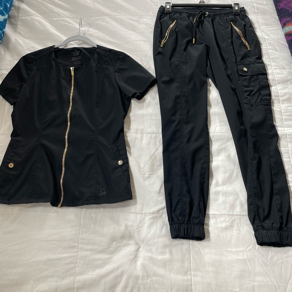 Black Jaanuu Scrubs